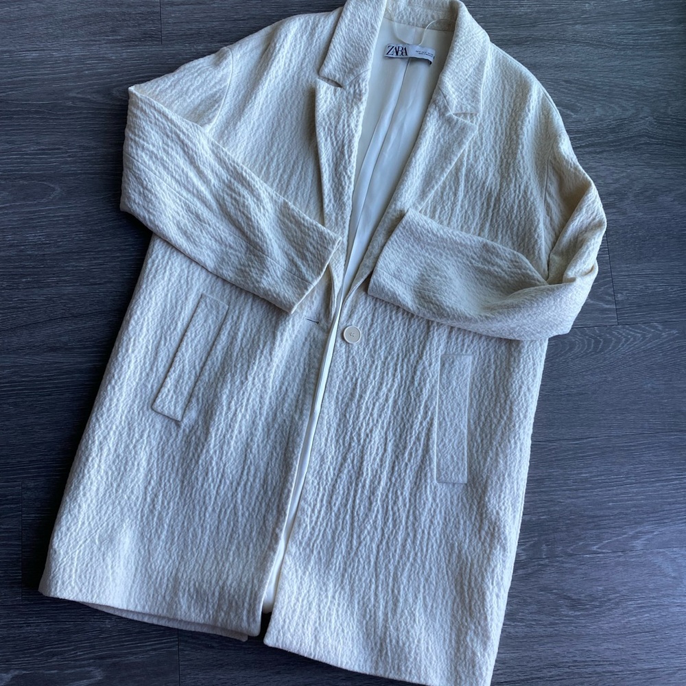 Zara Women's Off-White Textured Blazer